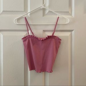 Super cute flattering crop top!